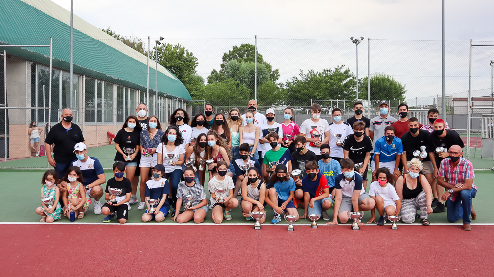 Un total de 156 jugadores han participado en el Torneo de Fiestas Populares organizado por el Club de Tenis Torrejón  