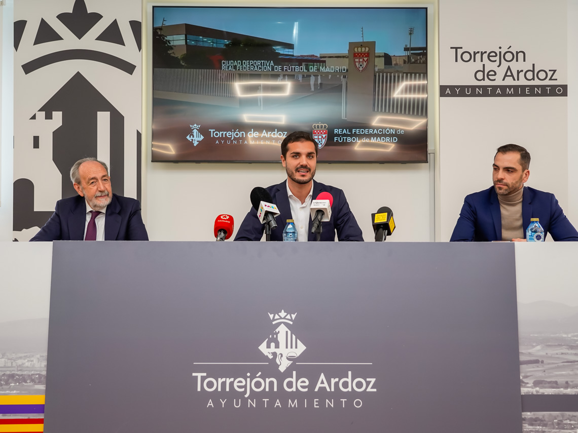 La Ciudad Deportiva de la RFFM se ha presentado en el Ayuntamiento de Torrejón de Ardoz