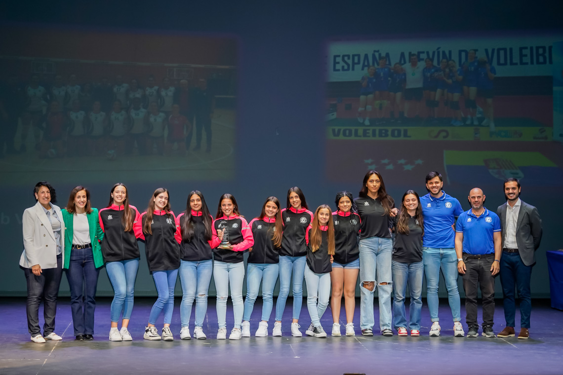 Gala del Deporte 2024 - Mejor equipo femenino - Club Voleibol Torrejón equipo Superliga 2 y alevín