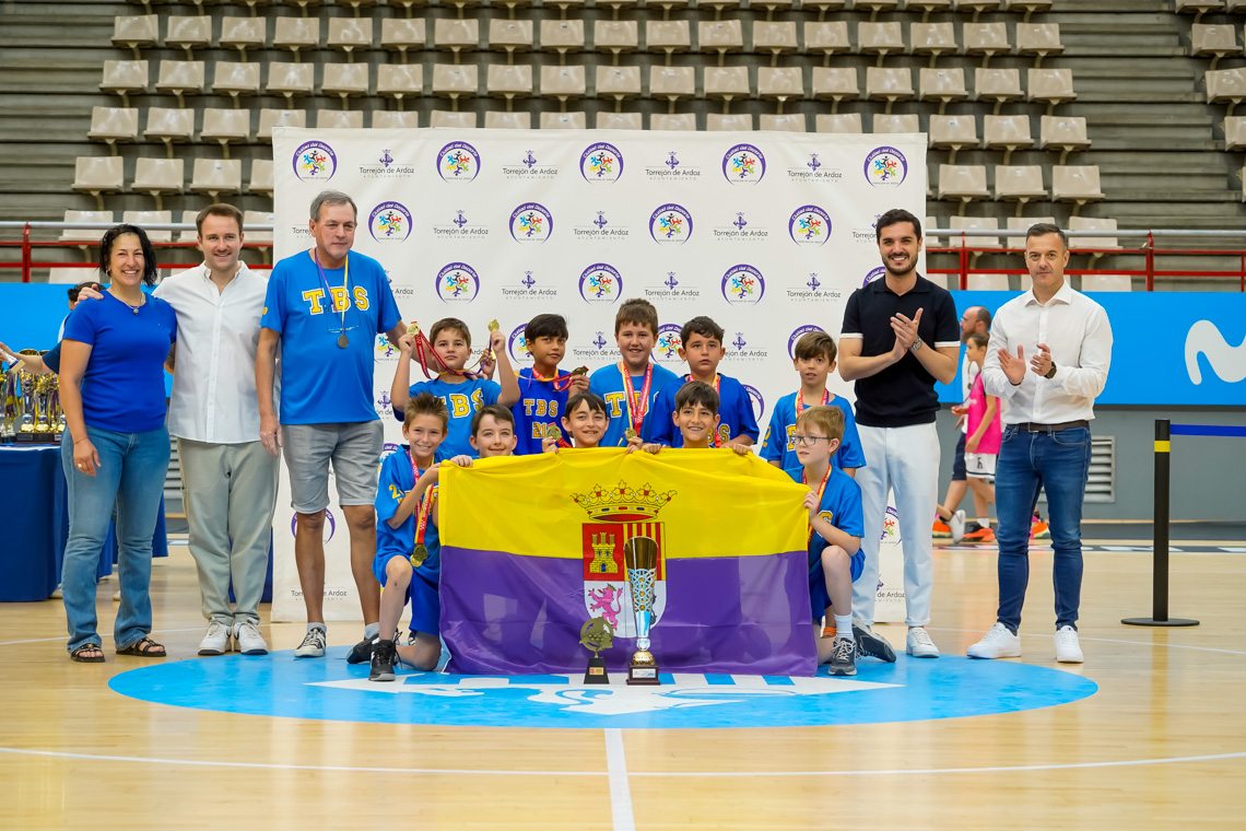 Entrega de trofeos temporada 2024-2025 - Baloncesto categoría benjamín