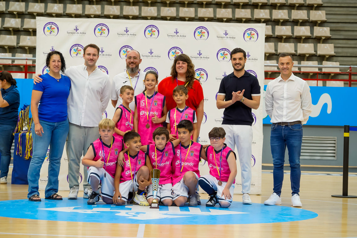 Entrega de trofeos temporada 2024-2025 - Baloncesto categoría benjamín