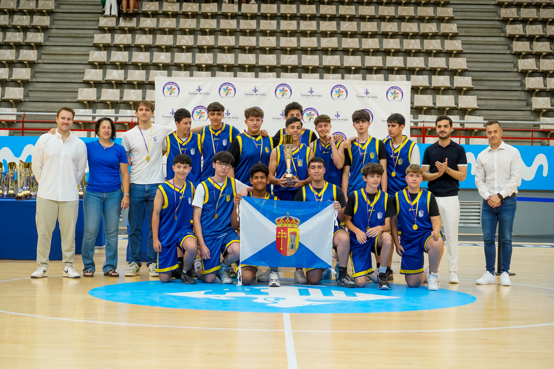 Entrega de trofeos temporada 2024-2025 - Baloncesto categoría cadete