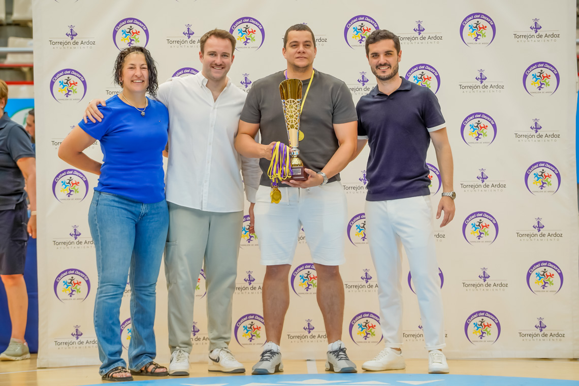 Entrega de trofeos temporada 2024-2025 - Baloncesto categoría senior