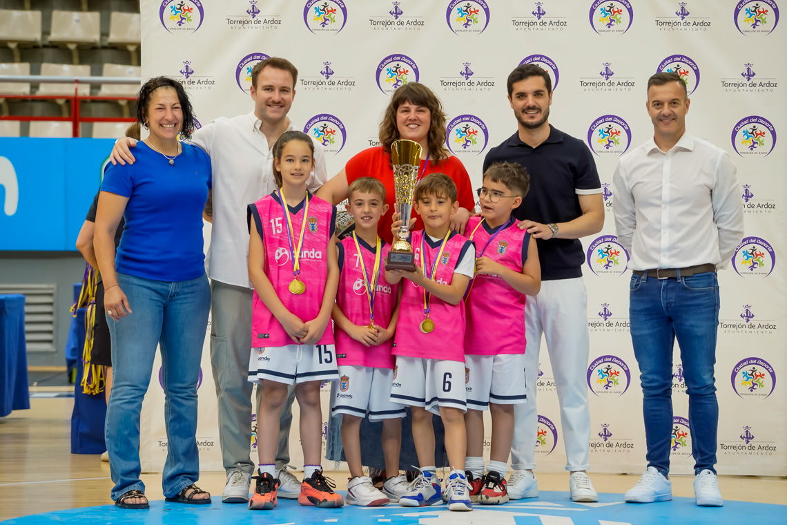 Entrega de trofeos temporada 2024-2025 - Baloncesto categoría prebenjamín