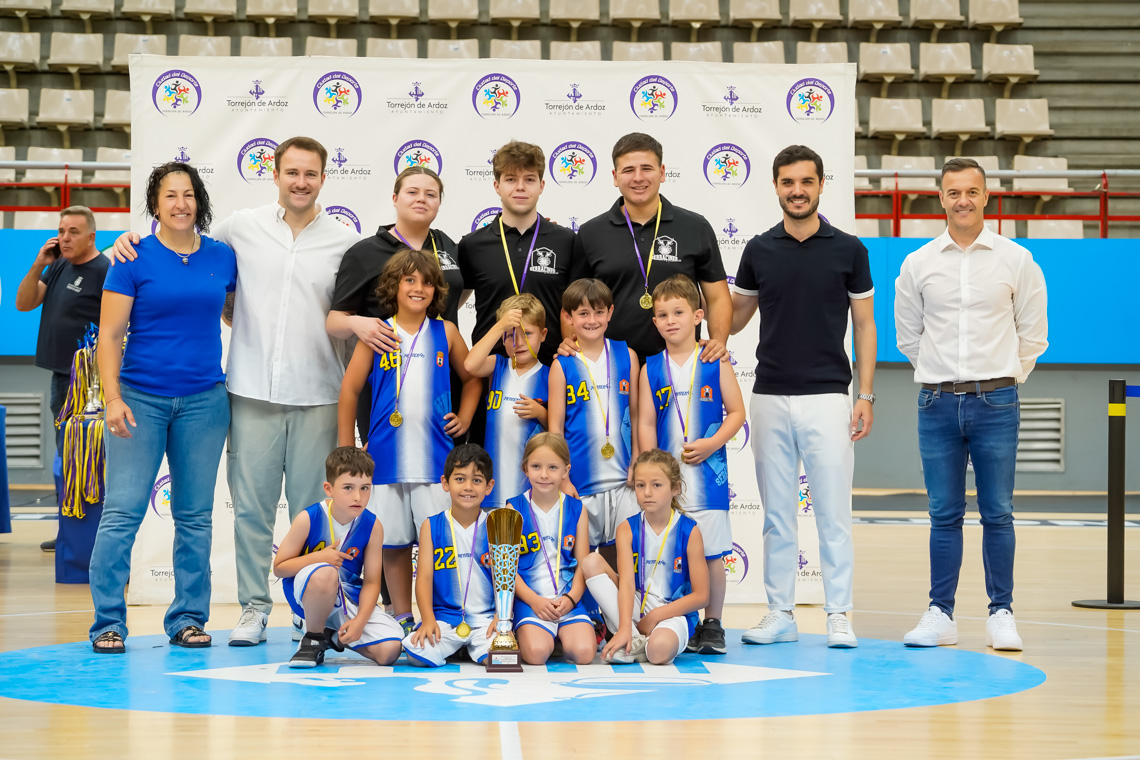 Entrega de trofeos temporada 2024-2025 - Baloncesto categoría prebenjamín