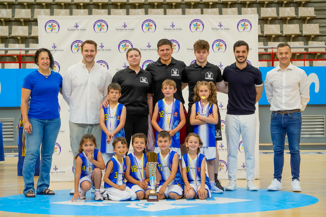 Entrega de trofeos temporada 2024-2025 - Baloncesto categoría prebenjamín