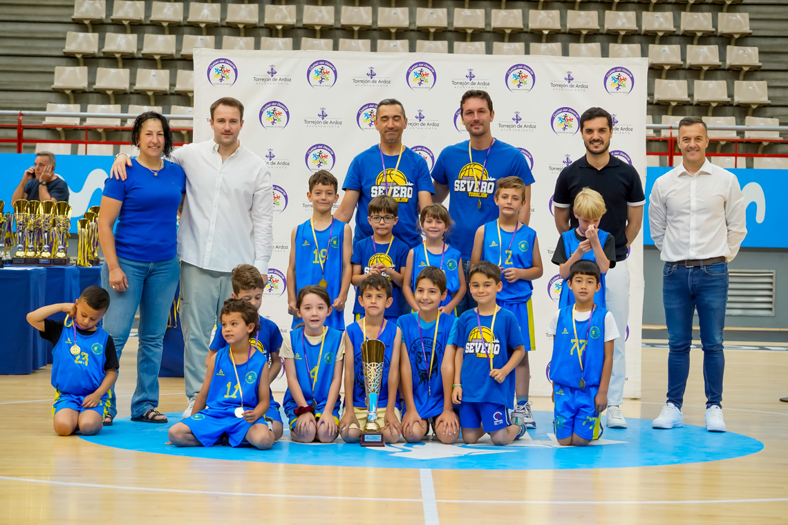 Entrega de trofeos temporada 2024-2025 - Baloncesto categoría prebenjamín