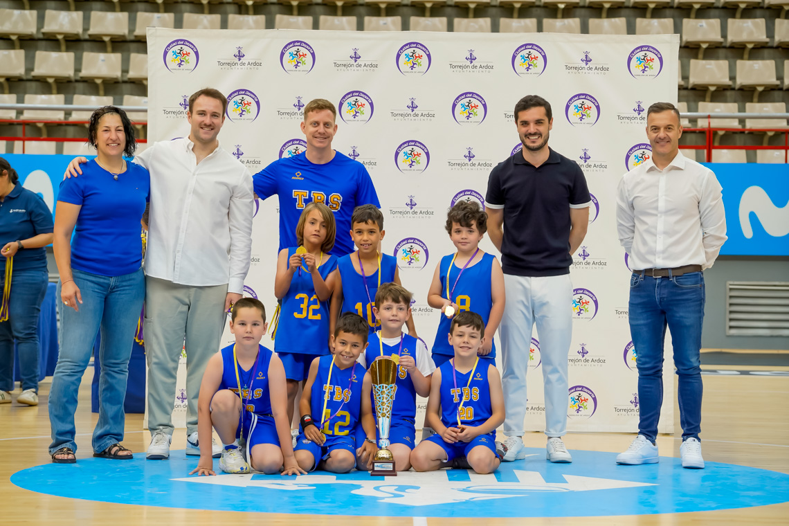 Entrega de trofeos temporada 2024-2025 - Baloncesto categoría prebenjamín