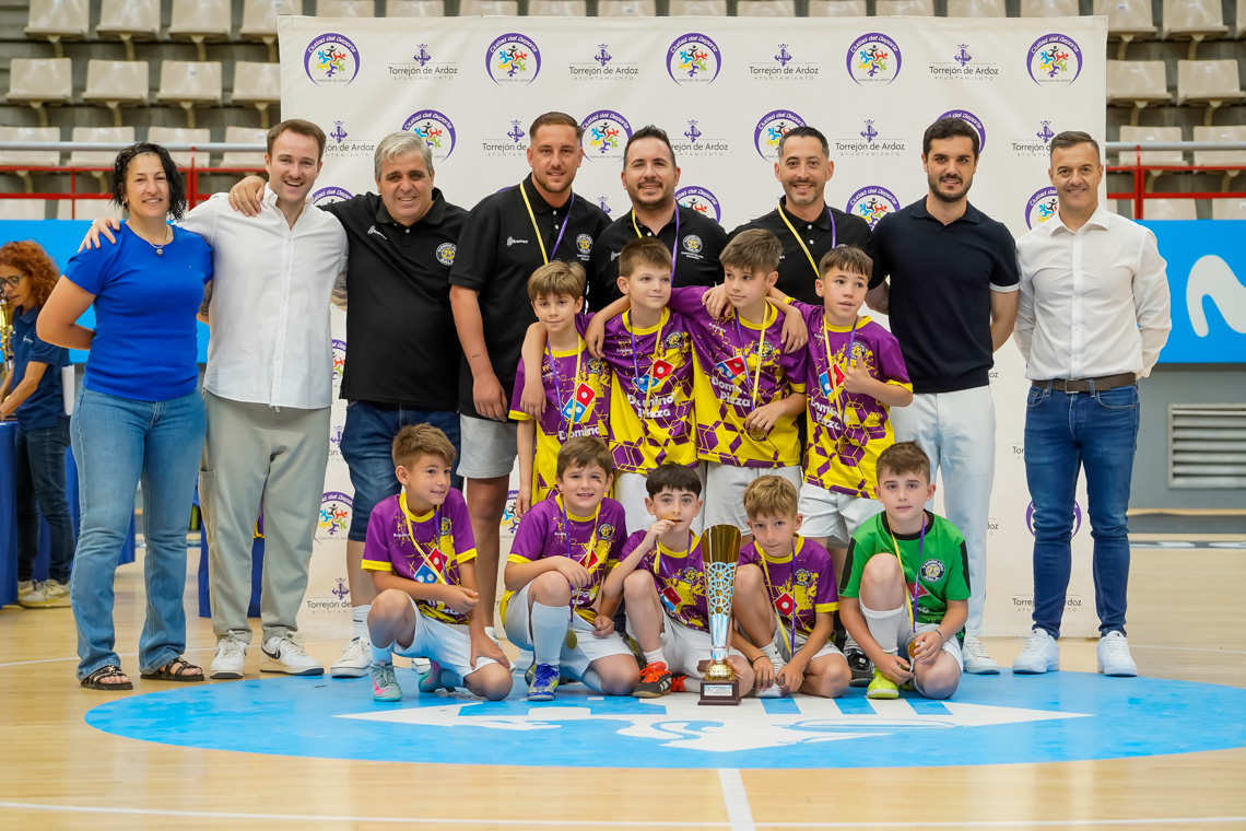 Entrega de trofeos temporada 2024-2025 - Fútbol sala categoría benjamín