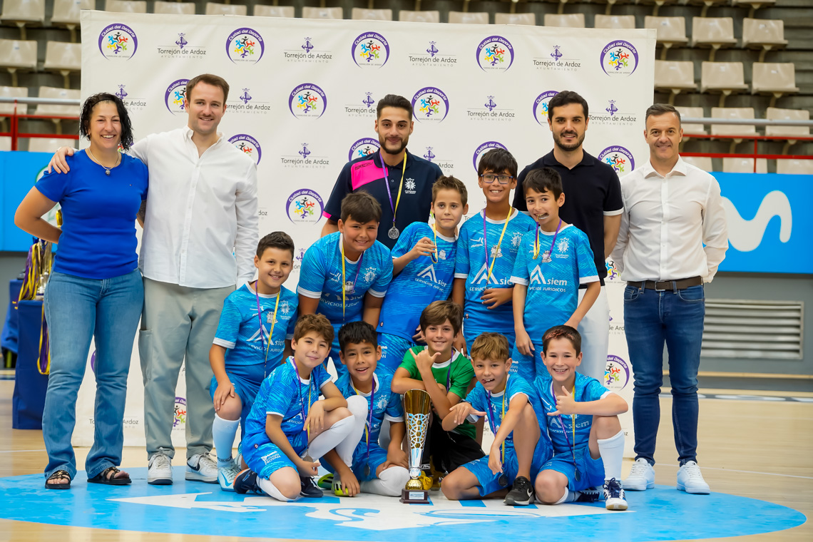 Entrega de trofeos temporada 2024-2025 - Fútbol sala categoría benjamín