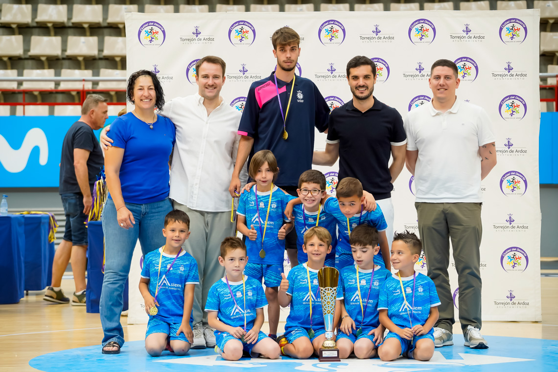 Entrega de trofeos temporada 2024-2025 - Fútbol sala categoría prebenjamín