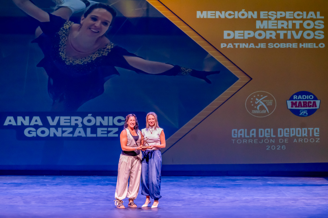 Menciones especiales por méritos deportivos: Ana Verónica González: Campeona del Mundo de Patinaje Artístico sobre Hielo para adultos +48. 