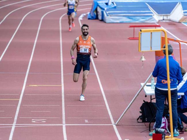 Juan José Crespo, tricampeón mundial de atletismo, campeón de Madrid en pista cubierta en +45 años