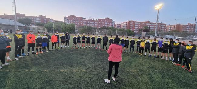 El club de fútbol AD La Plata-TR82 organizó unas charlas de motivación para sus jugadores con varios deportistas destacados de Torrejón de Ardoz  