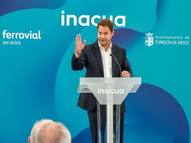 Inaugurado oficialmente el Centro Deportivo-Spa Inacua que cuenta con una superficie construida de 5.500 metros cuadrados y entre otras instalaciones tiene piscina de invierno y verano, sala de Fitness, zona Termal, vestuarios y salas de clases colectivas