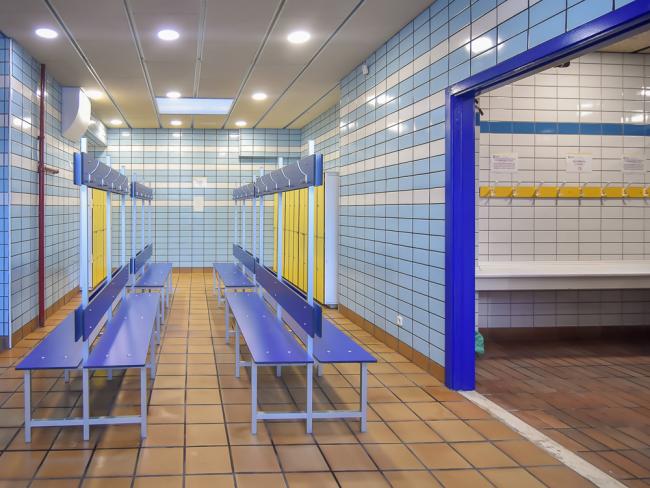 La 6ª fase del Plan de Adecuación y Mejora de Instalaciones Deportivas permite reformar los vestuarios del Complejo Deportivo Londres, una de las instalaciones deportivas más utilizadas de la ciudad
