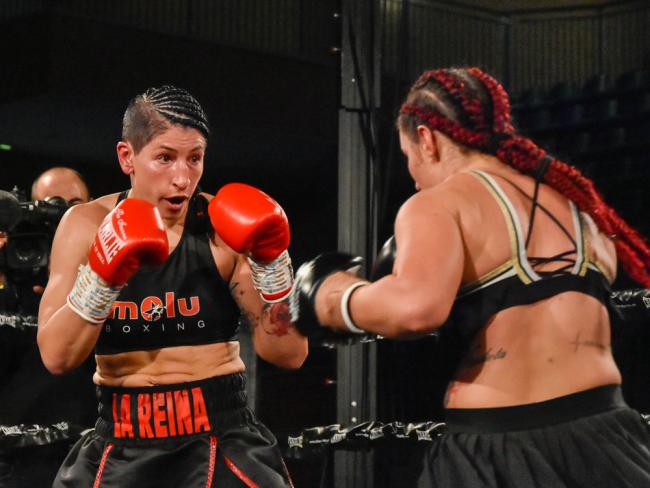 La teniente de alcalde y concejala de Mujer, Miriam Gutiérrez, venció a los puntos por decisión unánime a Aleksandra Ivanovic en la velada de boxeo que tuvo lugar el pasado sábado en Torrejón de Ardoz 