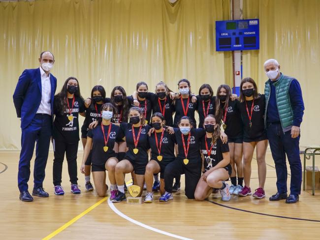 Los equipos del Club Balonmano Torrejón recibieron sus trofeos por los éxitos de la temporada 2021-2022