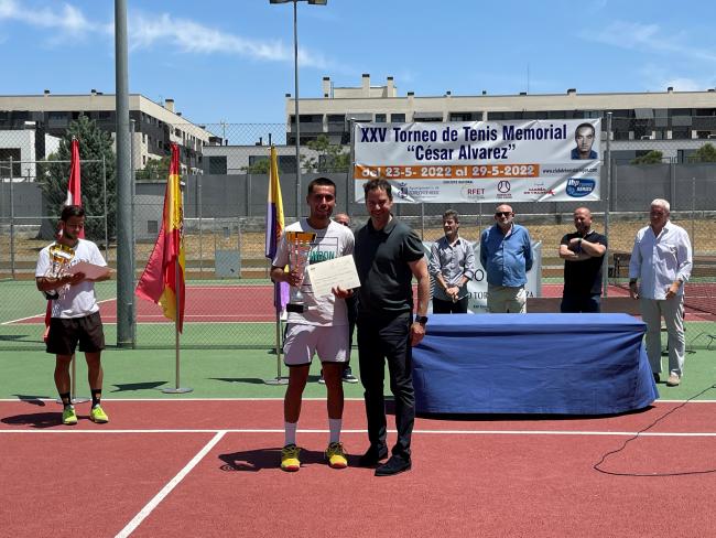 Luis Diego Chávez, campeón de la XXV edición del Memorial César Álvarez de tenis, uno de los torneos con más prestigio del Corredor del Henares
