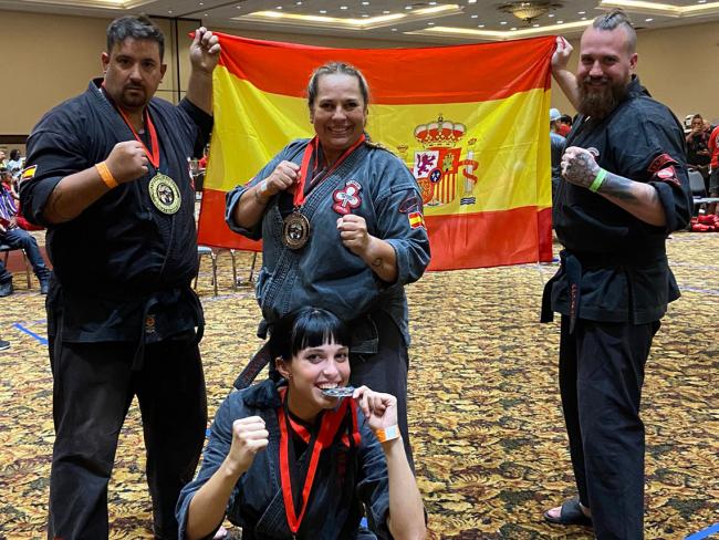 Los torrejoneros Cristina Álvarez y David Rodríguez, campeones del mundo de defensa personal en kajukenbo