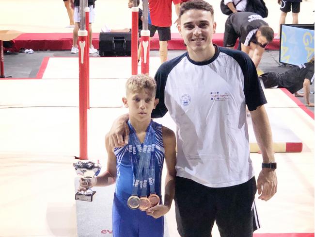 El joven torrejonero Mateo Bermejo logra dos medallas de bronce y una de plata en el Campeonato Nacional Base de gimnasia artística