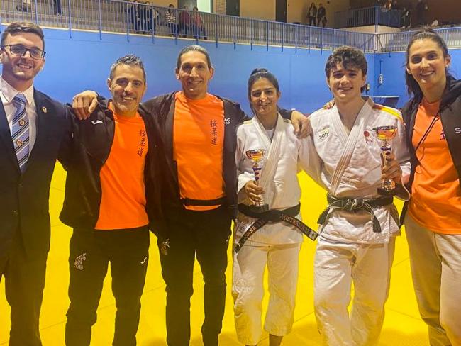 Ian S. Juan y Joana León, del Club Sakura de judo