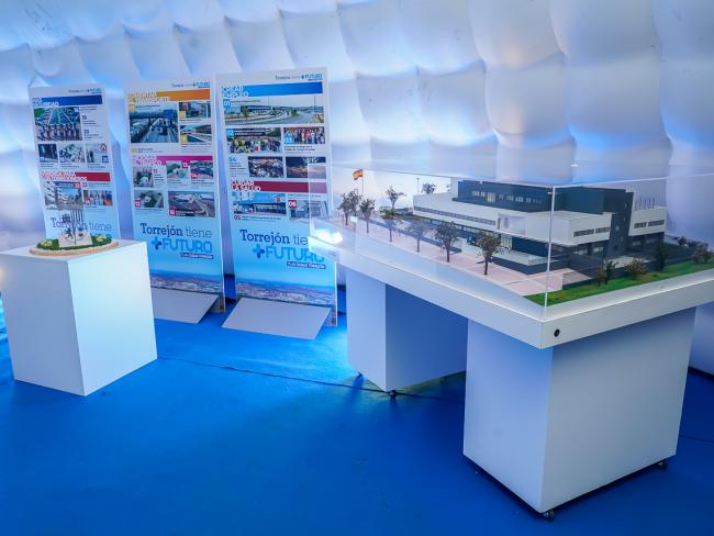 El nuevo “Plan Ciudad Torrejón: Torrejón Tiene + Futuro” cuenta con 55 iniciativas para impulsar el futuro más inmediato de la ciudad, esta exposición se puede visitar en el Parque Rosario hasta el próximo martes, 14 de febrero