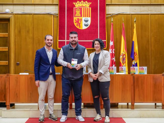 El alcalde, Alejandro Navarro Prieto, homenajea a 31 deportistas torrejoneros por sus éxitos más recientes
