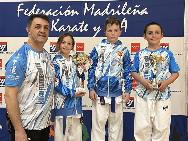 Competidores del Club Karate Torrejón de Ardoz Tomás Herrero en el Campeonato de Madrid alevín e infantil
