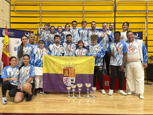 Participantes del Club Karate Torrejón de Ardoz Tomás Herrero en el Campeonato de Madrid