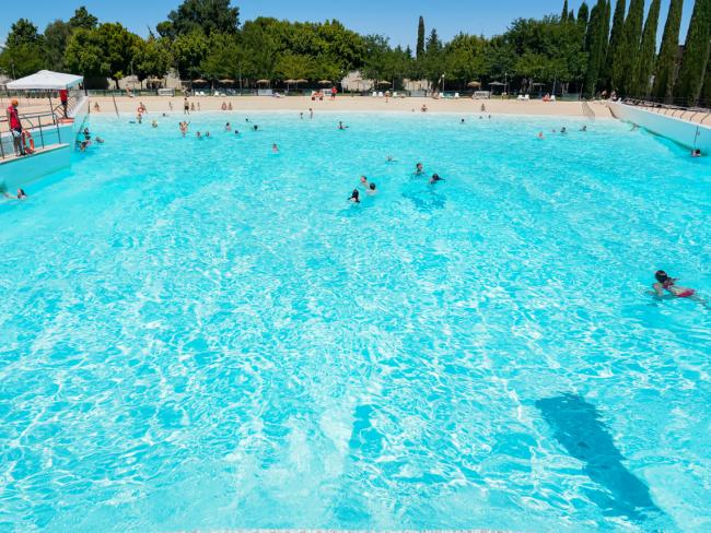 Los medios de comunicación nacionales se han hecho eco de la gran calidad de la Piscina de Olas, la única municipal en España