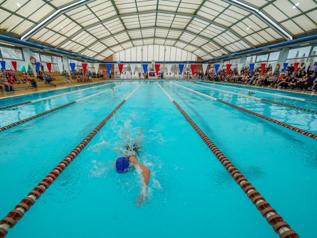 Más de 150 deportistas participaron en el primer Campeonato Municipal de Natación de esta temporada 