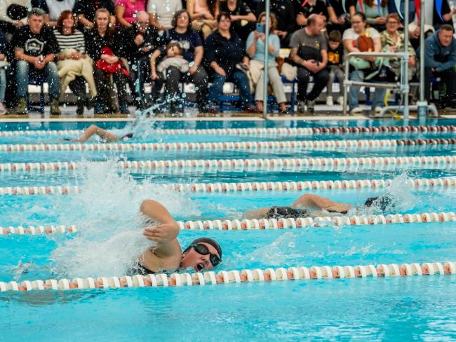 Más de 150 deportistas participaron en el primer Campeonato Municipal de Natación de esta temporada 