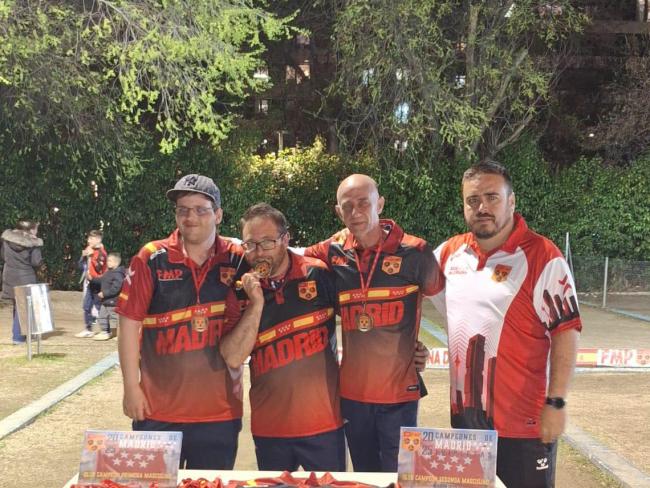 Equipo de tripletas masculino de segunda categoría de la AD Petanca Torrejón formado por Vicente del Val, Andrés Montiel y Alberto Rojas