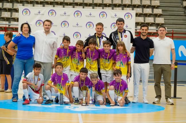 Premiados de las competiciones locales de fútbol sala categoría benjamín de la temporada 2024-2025