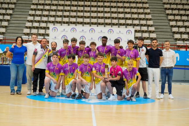 Premiados de las competiciones locales de fútbol sala categoría infantil de la temporada 2024-2025