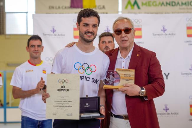 El alcalde, Alejandro Navarro, junto al presidente del COE, Alejandro Blanco