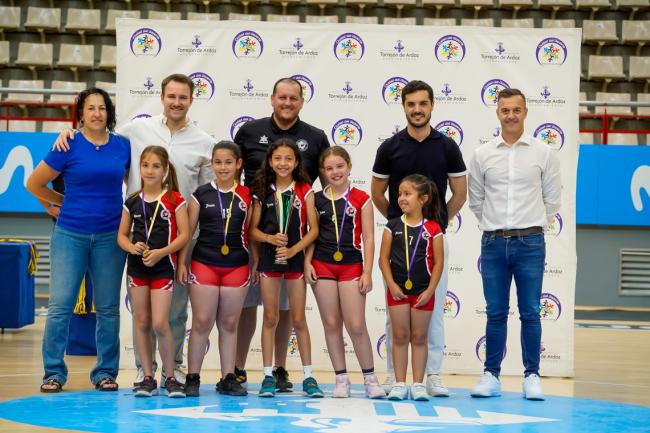 Premiados de las competiciones locales de voleibol categoría benjamín de la temporada 2024-2025
