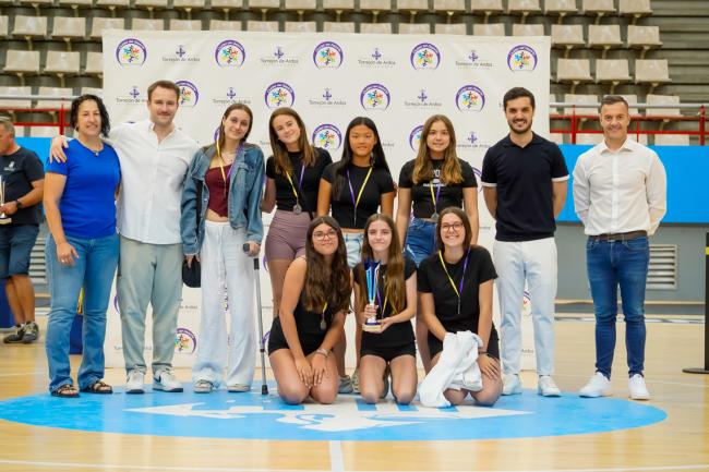 Premiados de las competiciones locales de voleibol categoría infantil de la temporada 2024-2025