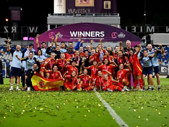 La selección española femenina de fútbol sub-19, campeona de Europa