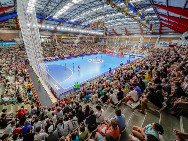 El Pabellón Jorge Garbajosa presentó una gran entrada para ver el primer partido de liga