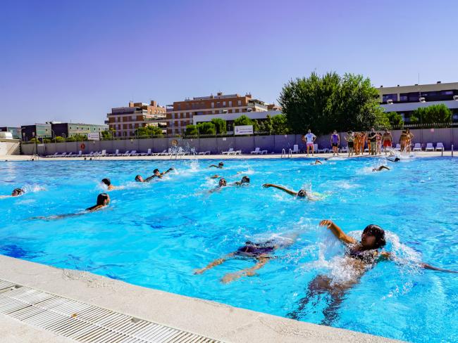 Más de 104.000 usuarios han elegido las piscinas municipales de Torrejón de Ardoz como la mejor y más refrescante alternativa para combatir los rigores de las altas temperaturas en la ciudad durante este verano