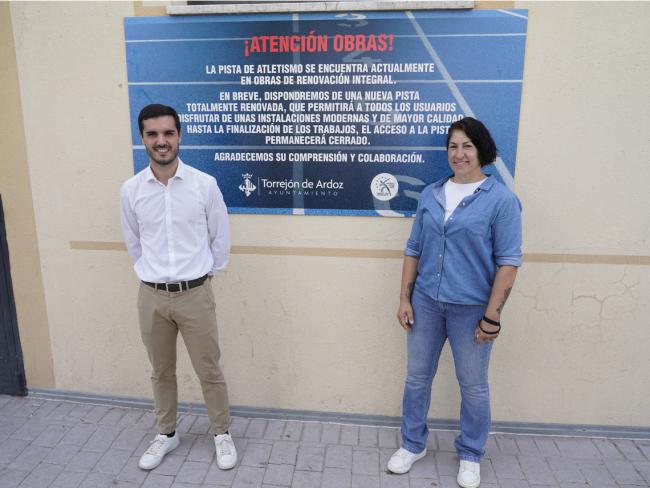 El alcalde, Alejandro Navarro Prieto y la concejala de Turismo, Miriam Gutiérrez