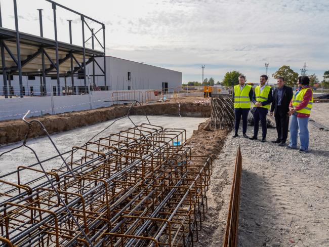 Las obras nuevo campo de fútbol 11 y edificio de gradas y vestuarios en la Ciudad Deportiva Municipal “Joaquín Blume” marchan a buen ritmo