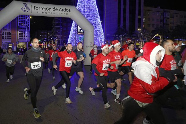 El alcalde, Alejandro Navarro, y el primer teniente de alcalde y concejal de Urbanismo, Vivienda y Juventud, Víctor Miranda, participaron en la prueba atlética y festiva