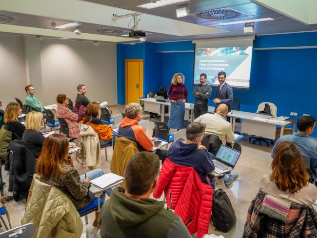 El curso sobre memorias justificativas y pliegos técnicos dirigido a empleados públicos locales es una herramienta clave para garantizar transparencia, eficiencia y seguridad jurídica en las licitaciones