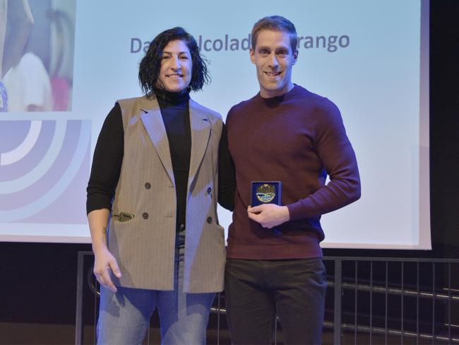 David Alcolado junto a Miriam Gutiérrez en la gala anual de la Federación Madrileña de Natación