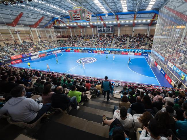 El Pabellón Jorge Garbajosa se llenó para ver el partido de fútbol sala entre Movistar Inter FS y ElPozo Murcia