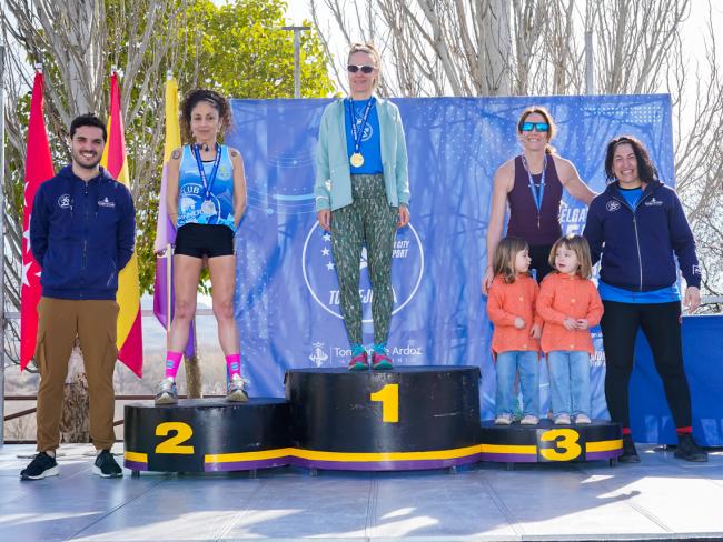 Hubo medalla para los tres primeros clasificados de cada categoría, menos en prebenjamín que no era competitiva y se les entregó una medalla a todos los participantes
