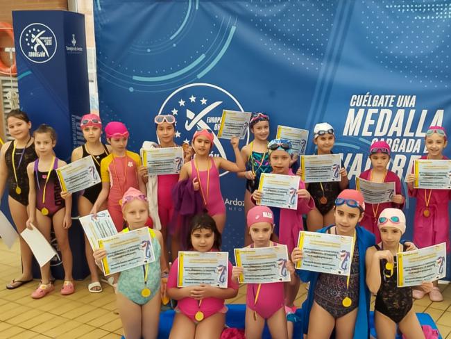 Los nadadores de categoría prebenjamín recibieron todos una medalla y un diploma al no ser una prueba competitiva